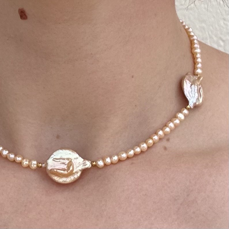 Triple Accent Peach – Náhrdelník z pravých sladkovodních perel broskvové barvy – 3